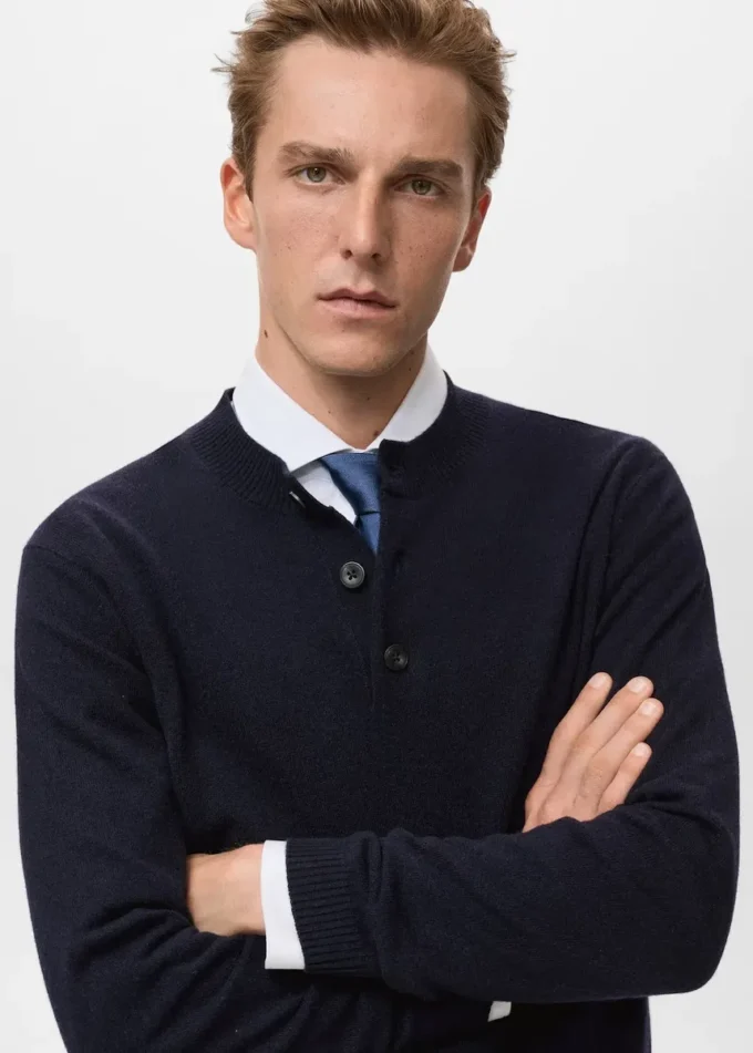 100 % extrafeiner Wollstrickpullover 100 % extrafeiner Wollstrickpullover