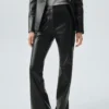 100 % Leder-Hose mit ausgestelltem Bein 100 % Leder-Hose mit ausgestelltem Bein