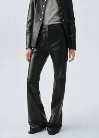 100 % Leder-Hose mit ausgestelltem Bein