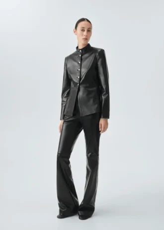 100 % Leder-Hose mit ausgestelltem Bein