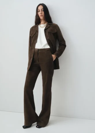 100 % Wildleder-Hose mit ausgestelltem Bein