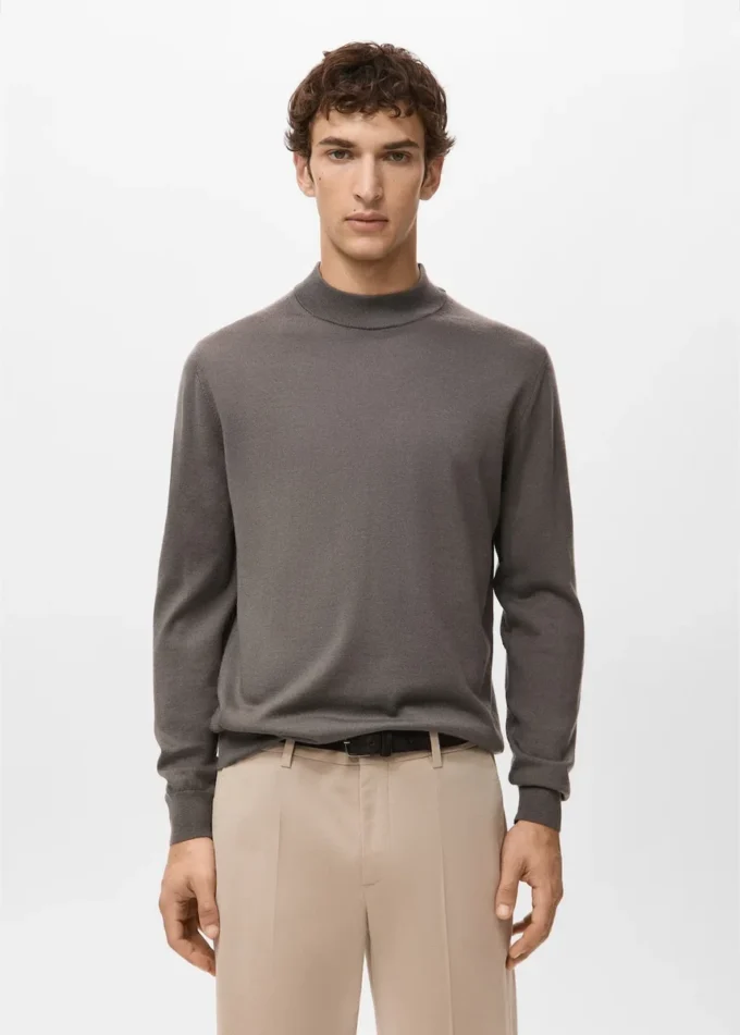 100 % Wollpullover mit Rollkragen
