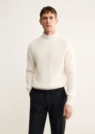 100 % Wollpullover mit Rollkragen