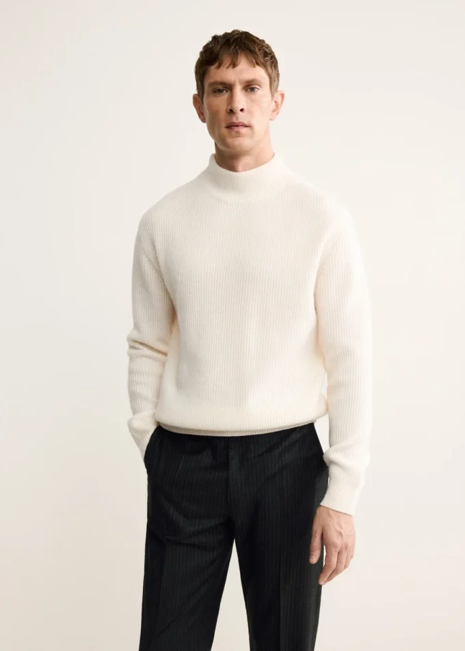 100 % Wollpullover mit Rollkragen 100 % Wollpullover mit Rollkragen