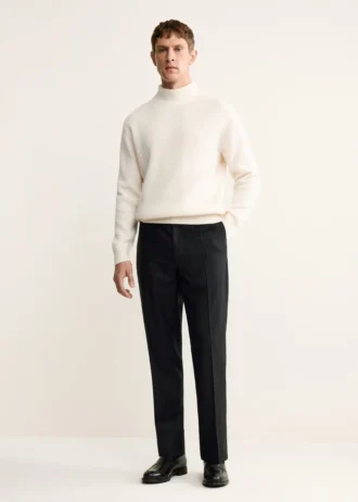 100 % Wollpullover mit Rollkragen