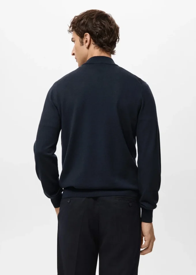 100 % Wollpullover mit Rollkragen