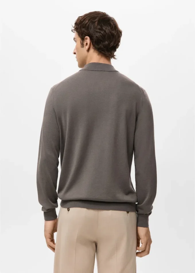 100 % Wollpullover mit Rollkragen