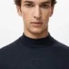 100 % Wollpullover mit Rollkragen
