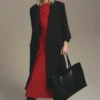 A-Linien-Kleid mit asymmetrischem Ausschnitt A-Linien-Kleid mit asymmetrischem Ausschnitt