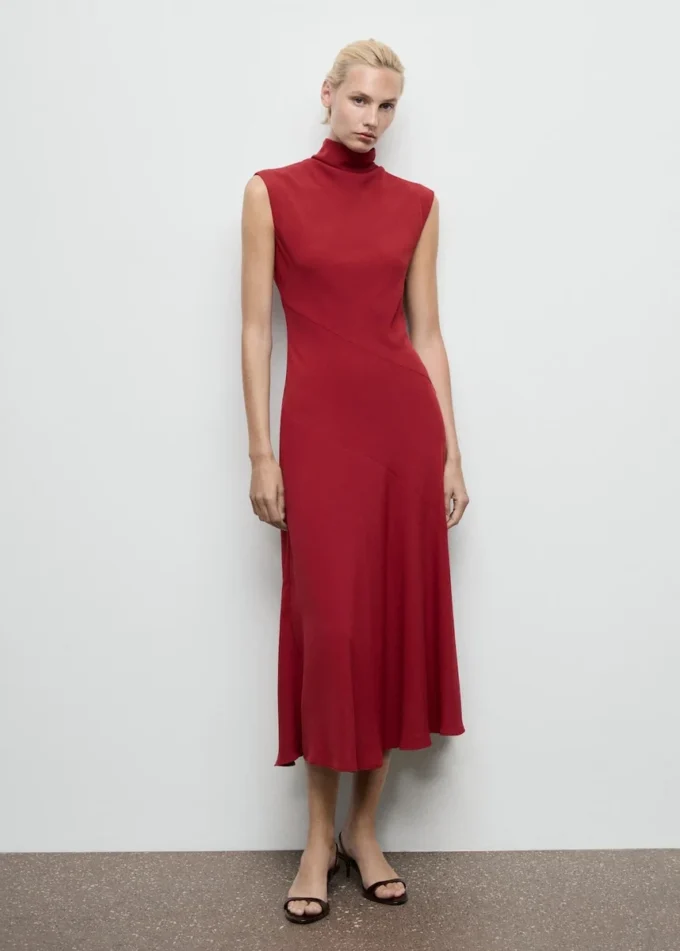A-Linien-Kleid mit Rollkragen A-Linien-Kleid mit Rollkragen