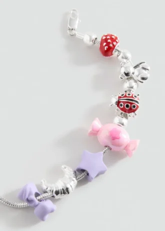 Armband mit verschiedenen Anhängern