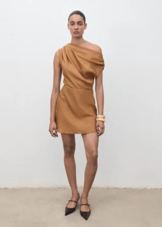 Asymmetrisch drapiertes Kleid
