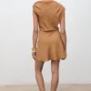 Asymmetrisch drapiertes Kleid Asymmetrisch drapiertes Kleid