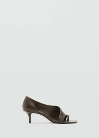 Asymmetrische Ledersandalen