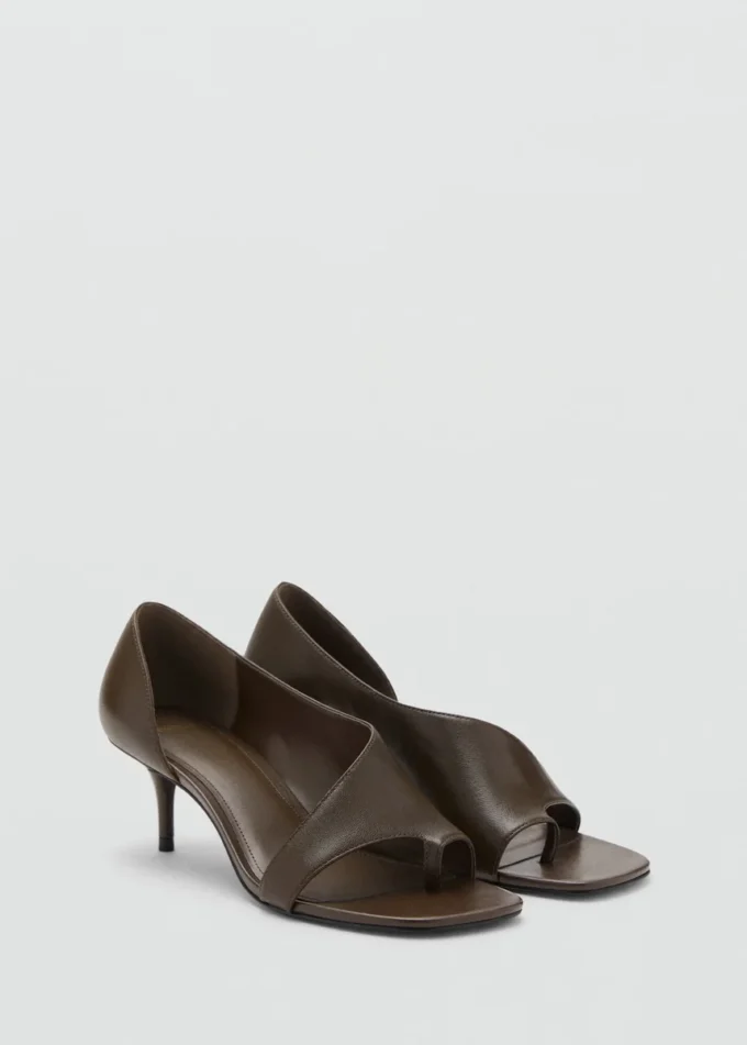Asymmetrische Ledersandalen Asymmetrische Ledersandalen