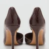 Asymmetrische Schuhe mit Absatz in Krokodillederoptik