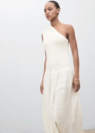 Asymmetrisches Kleid aus kombiniertem Strick