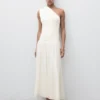 Asymmetrisches Kleid aus kombiniertem Strick Asymmetrisches Kleid aus kombiniertem Strick