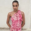 Asymmetrisches Kleid mit Animal-Print Asymmetrisches Kleid mit Animal-Print