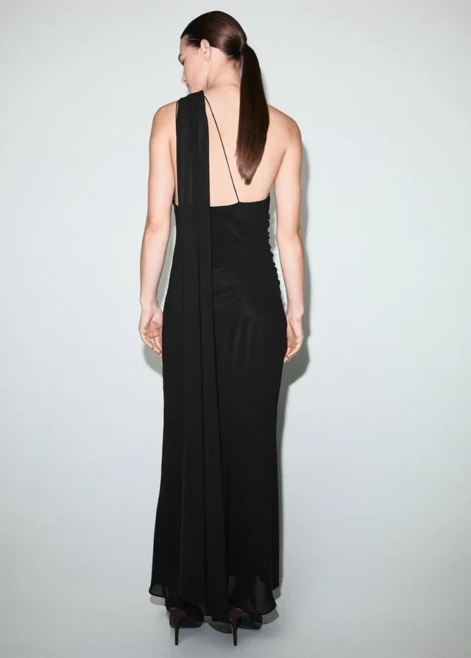 Asymmetrisches Kleid mit Schal