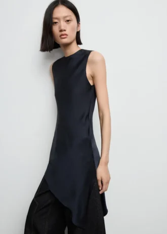 Asymmetrisches Oberteil aus Satin