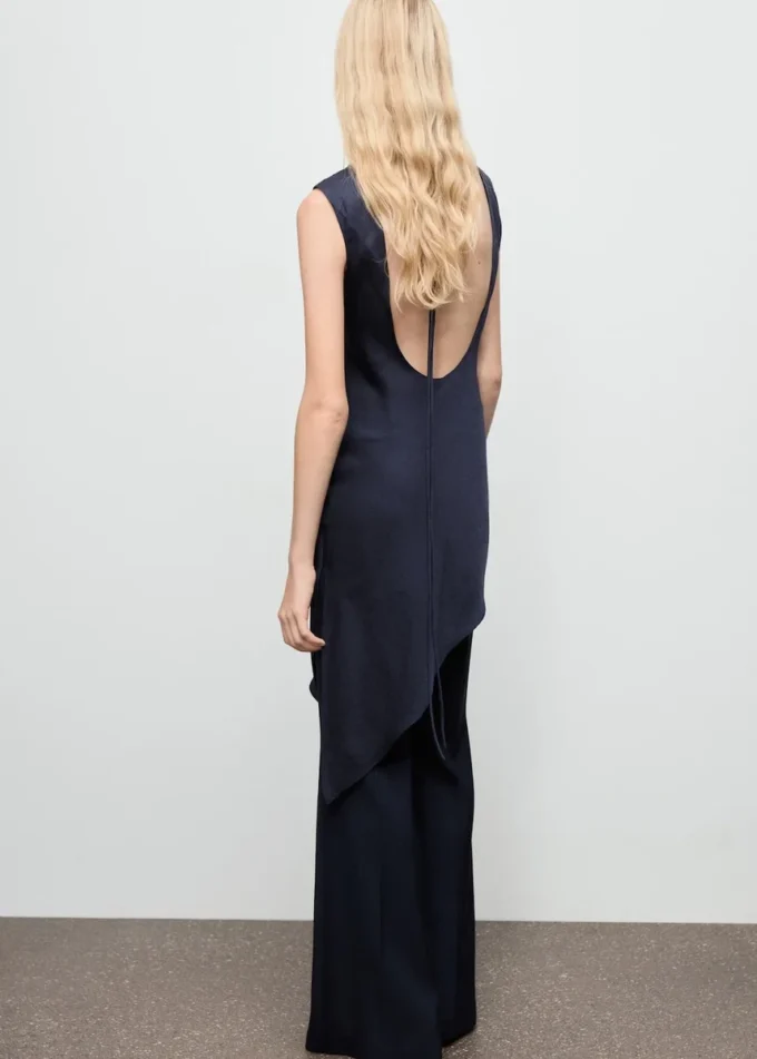 Asymmetrisches Oberteil aus Satin Asymmetrisches Oberteil aus Satin