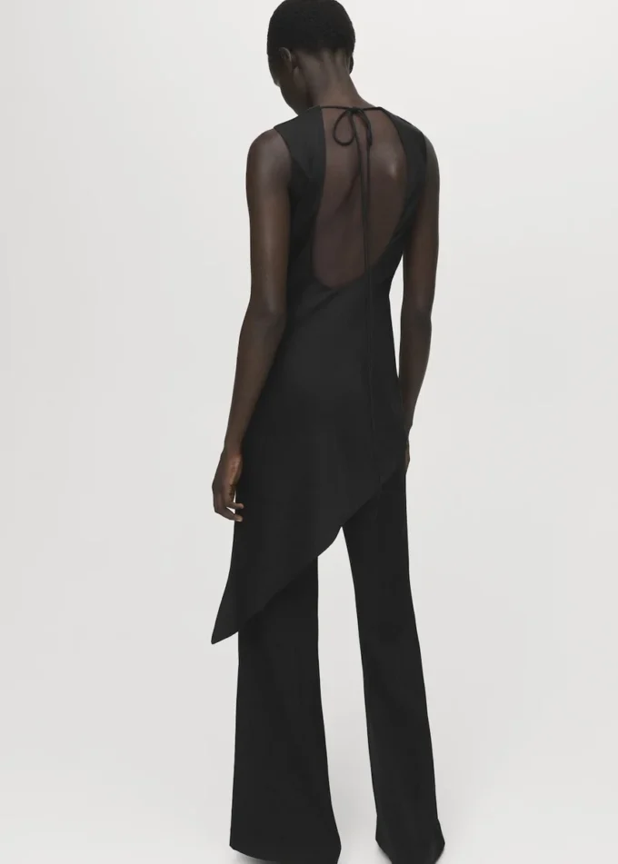 Asymmetrisches Oberteil aus Satin Asymmetrisches Oberteil aus Satin
