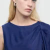 Asymmetrisches Satinkleid
