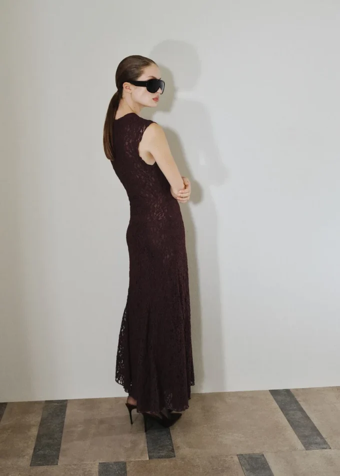 Asymmetrisches Spitzenkleid Asymmetrisches Spitzenkleid