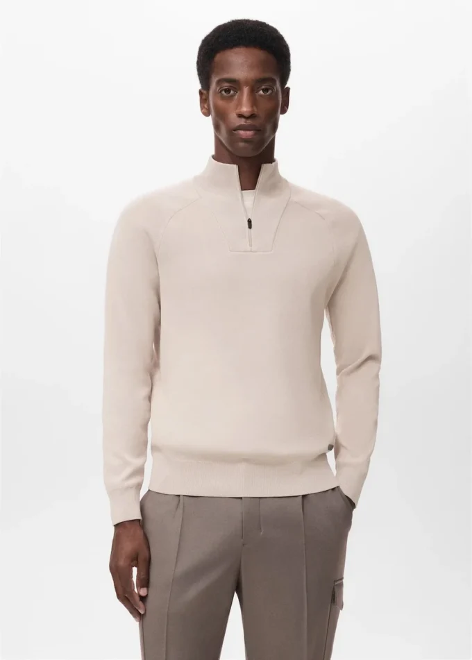Atmungsaktiver Sweater mit Reißverschluss am Hals Atmungsaktiver Sweater mit Reißverschluss am Hals