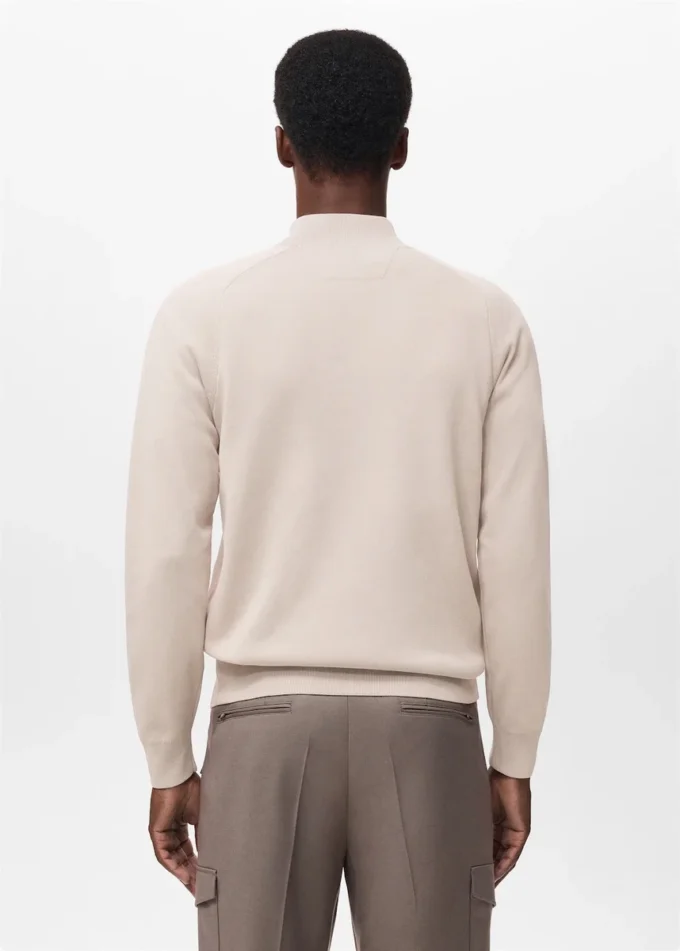 Atmungsaktiver Sweater mit Reißverschluss am Hals Atmungsaktiver Sweater mit Reißverschluss am Hals