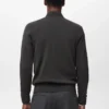 Atmungsaktiver Sweater mit Reißverschluss am Hals Atmungsaktiver Sweater mit Reißverschluss am Hals