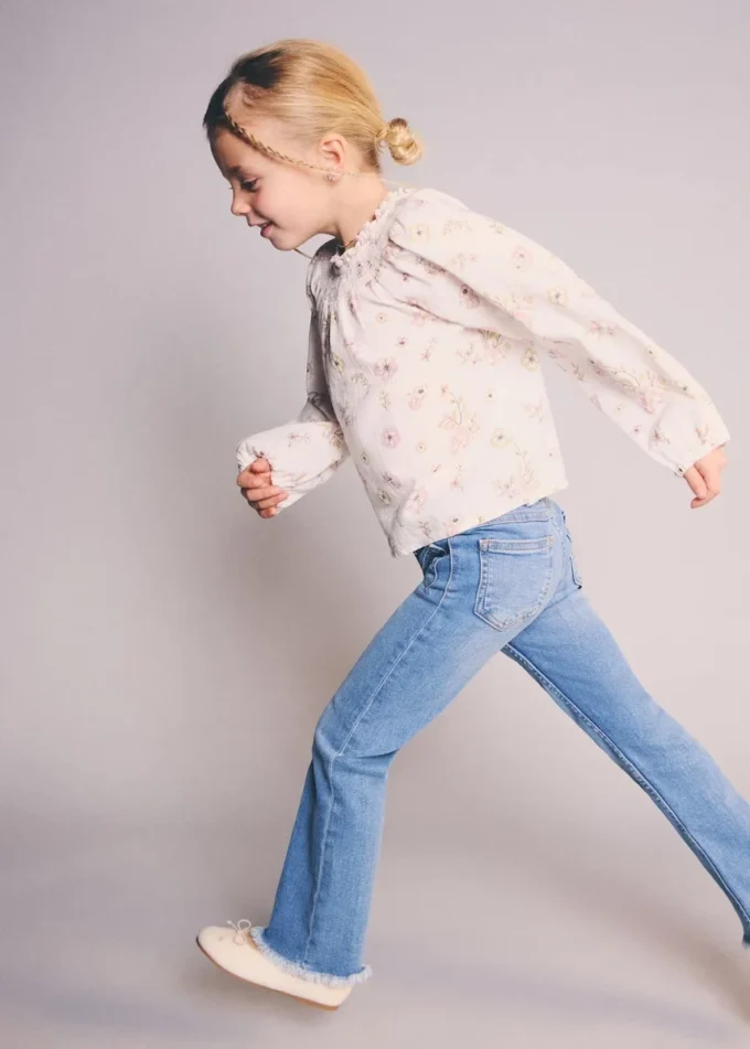 Ausgefranste Skinny-Jeans mit niedriger Leibhöhe