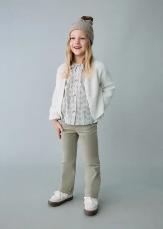 Ausgestellte Cordhose