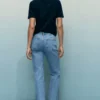 Ausgestellte Cropped-Jeans mit Taschen