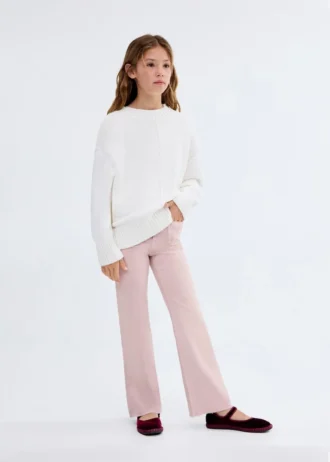 Ausgestellte Jeans mit Nieten