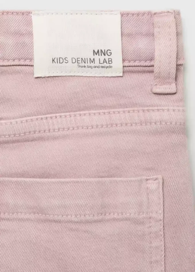 Ausgestellte Jeans mit Nieten Ausgestellte Jeans mit Nieten