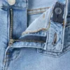Ausgestellte Jeans mit Tasche Ausgestellte Jeans mit Tasche