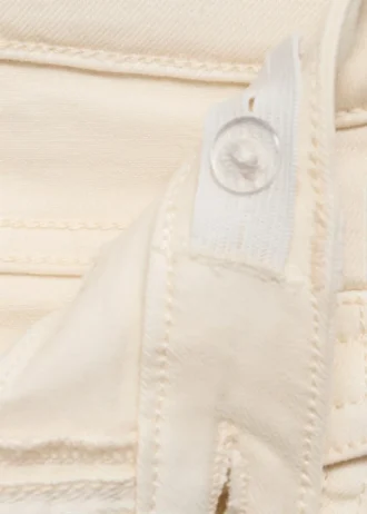 Ausgestellte Jeans mit Tasche