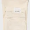 Ausgestellte Jeans mit Tasche
