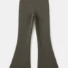 Ausgestellte Leggings