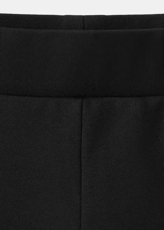 Ausgestellte Leggings