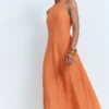 Ausgestelltes Midikleid