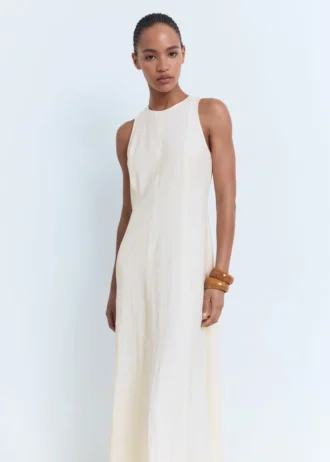 Ausgestelltes Midikleid