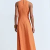 Ausgestelltes Midikleid