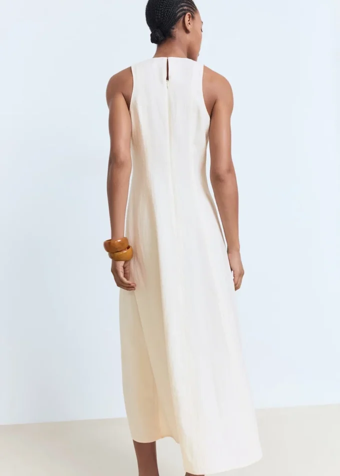 Ausgestelltes Midikleid