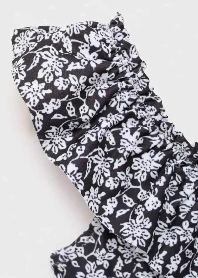 Badeanzug mit Blumenmuster Badeanzug mit Blumenmuster