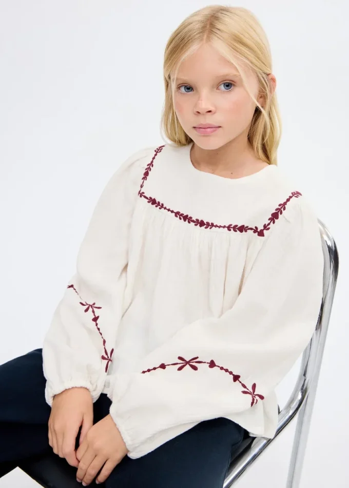 Bambula-Bluse mit Stickerei Bambula-Bluse mit Stickerei