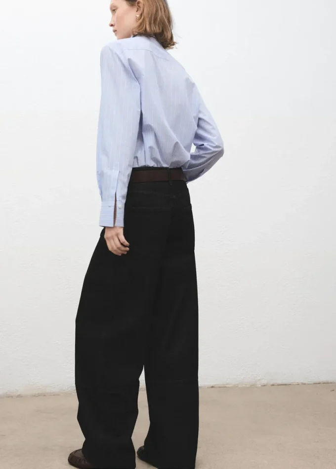 Barrel-Jeans mit Aufnähern Barrel-Jeans mit Aufnähern