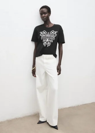 Baumwoll-T-Shirt mit Blumenstickerei